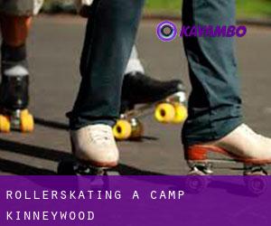 Rollerskating à Camp Kinneywood
